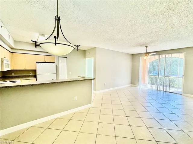 1200  Reserve  WAY, Naples, FL 34105
