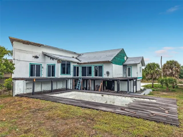 497 Lake Murex Cir, Sanibel, Florida 33957