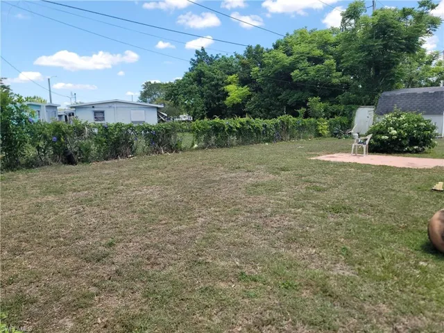 511 Wyoming Rd, Lehigh Acres, Florida 33936