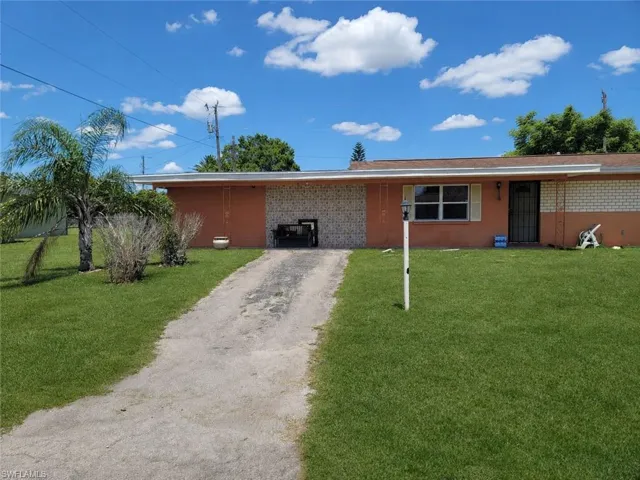 511 Wyoming Rd, Lehigh Acres, Florida 33936