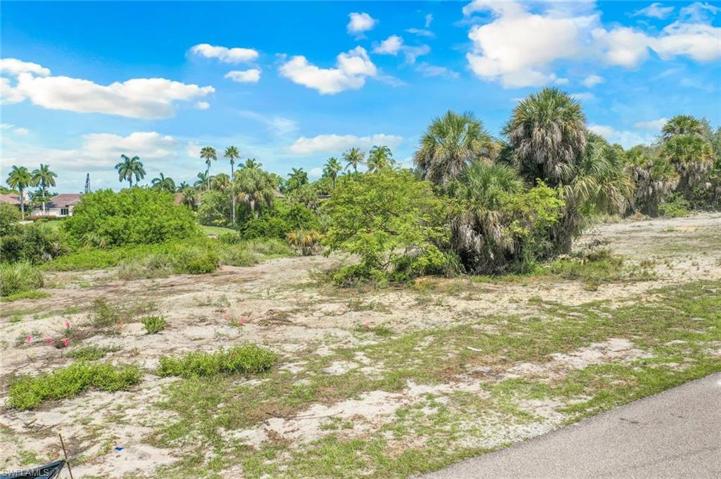 1115  Caxambas  DR, MARCO ISLAND, FL 34145