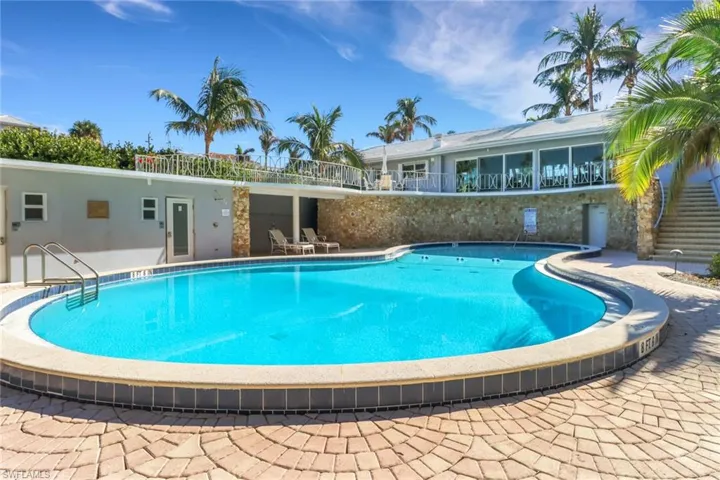 1851  Gulf Shore N BLVD, Naples, FL 34102