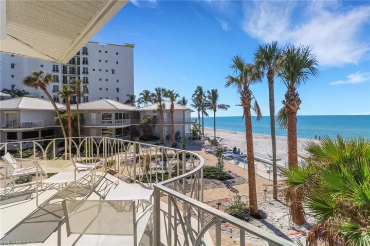 1851  Gulf Shore N BLVD, Naples, FL 34102