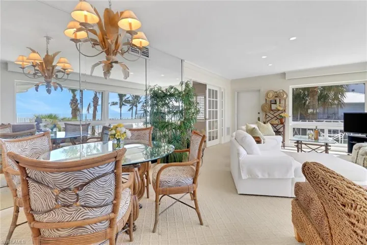1851  Gulf Shore N BLVD, Naples, FL 34102