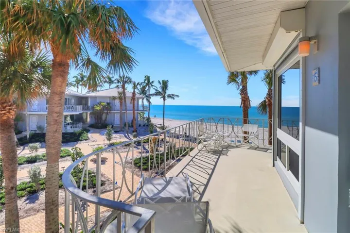 1851  Gulf Shore N BLVD, Naples, FL 34102