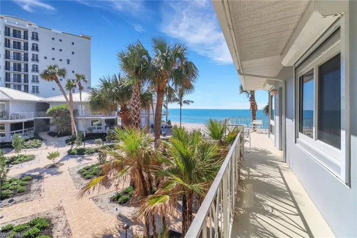 1851  Gulf Shore N BLVD, Naples, FL 34102