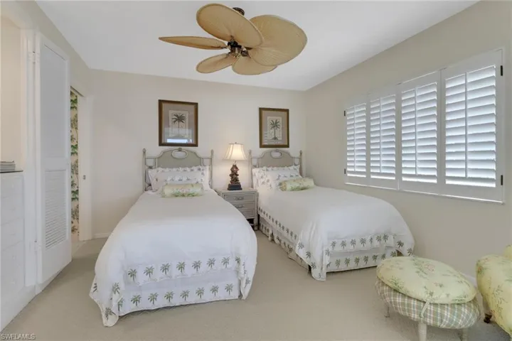 1851  Gulf Shore N BLVD, Naples, FL 34102