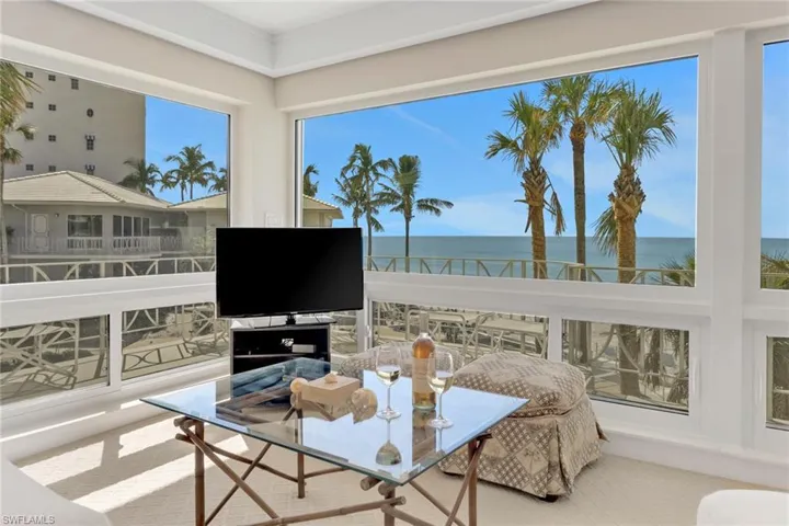 1851  Gulf Shore N BLVD, Naples, FL 34102