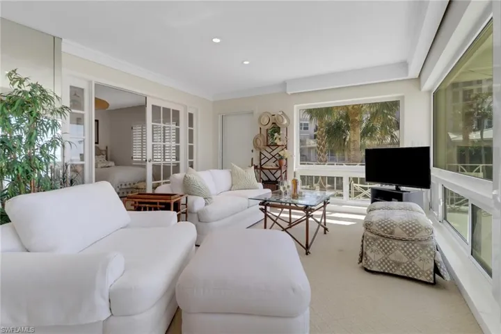 1851  Gulf Shore N BLVD, Naples, FL 34102