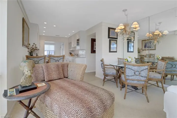 1851  Gulf Shore N BLVD, Naples, FL 34102