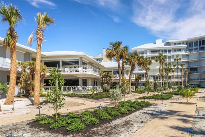 1851  Gulf Shore N BLVD, Naples, FL 34102
