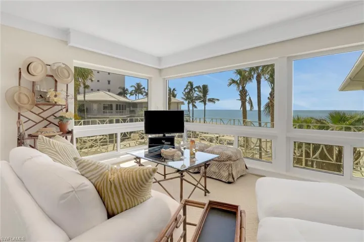 1851  Gulf Shore N BLVD, Naples, FL 34102