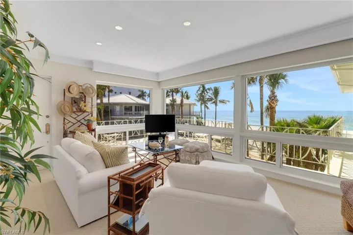 1851  Gulf Shore N BLVD, Naples, FL 34102