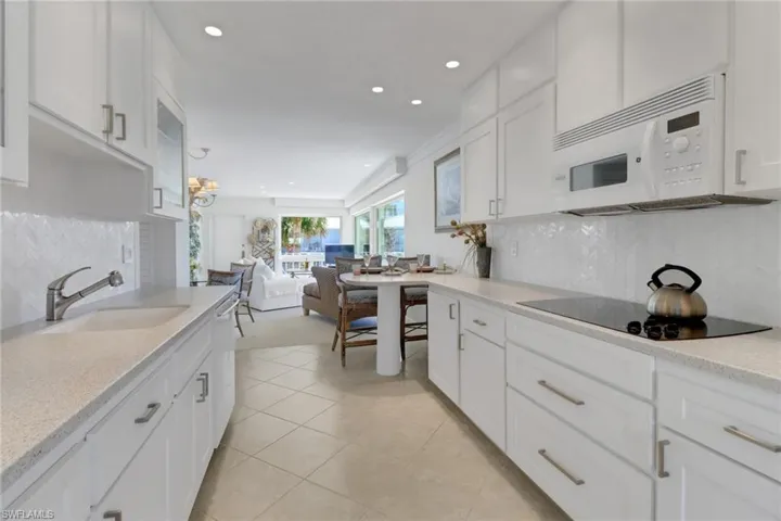 1851  Gulf Shore N BLVD, Naples, FL 34102