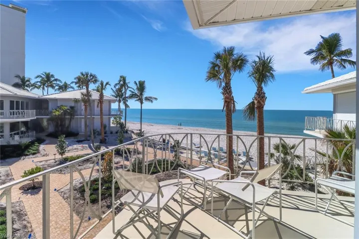 1851  Gulf Shore N BLVD, Naples, FL 34102
