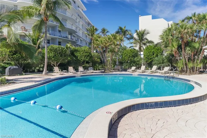 1851  Gulf Shore N BLVD, Naples, FL 34102