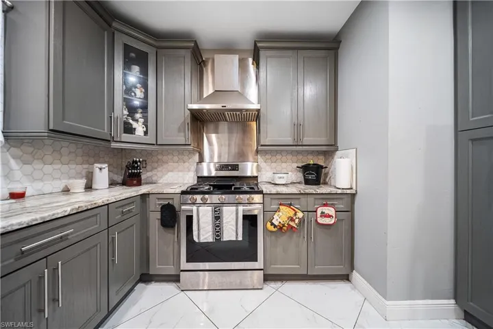 810  Mc Arthur  AVE, Lehigh Acres, FL 33936