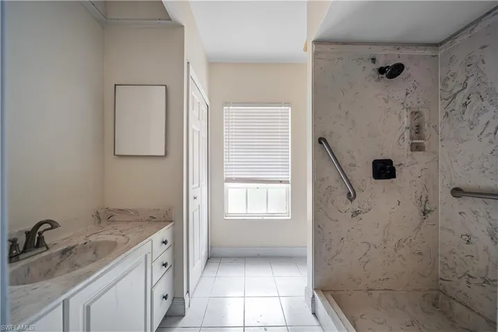 810  Mc Arthur  AVE, Lehigh Acres, FL 33936