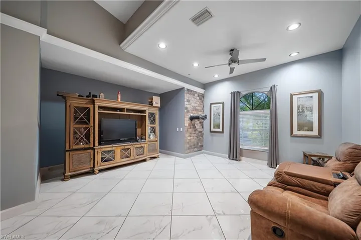 810  Mc Arthur  AVE, Lehigh Acres, FL 33936