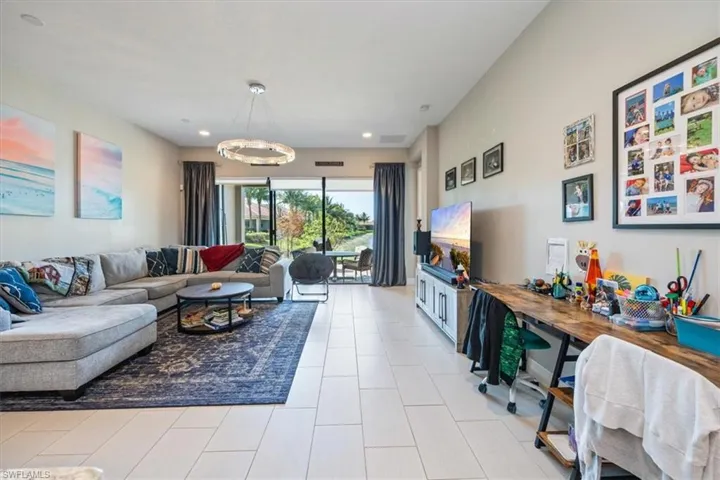 13549  Coronado  DR, Naples, FL 34109