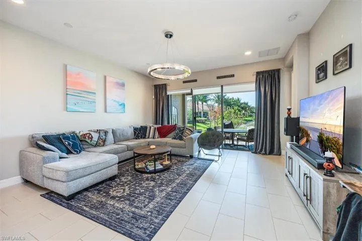 13549  Coronado  DR, Naples, FL 34109
