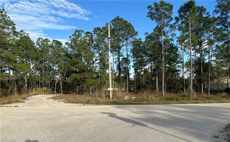 747 Holmes AVE, LEHIGH ACRES FL 33974