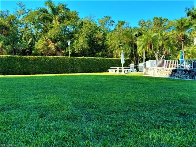 Lawn Picnic Area