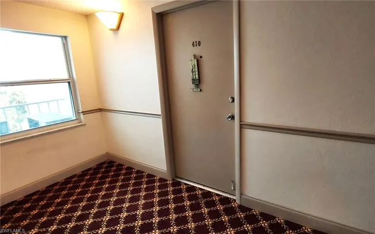 Private entry at end of hall. Quiet
