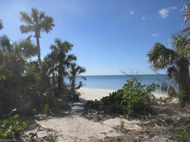 Secluded spots along the beach