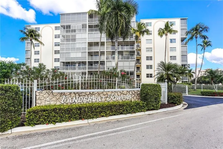 Entry Driveway From Gulfshore and Bluebill