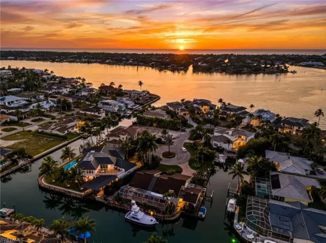 1670 Dolphin Ct, Naples, Florida 34102