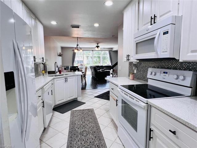 5321  Cove  CIR, NAPLES, FL 34119