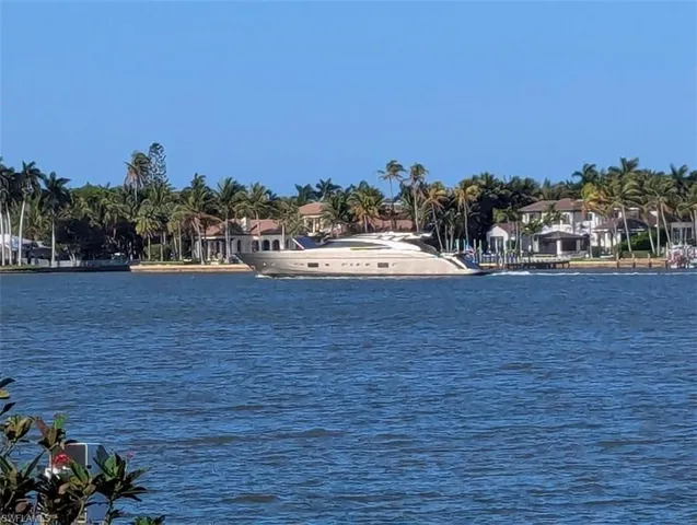 1535 Dolphin Ln, Naples, Florida 34102
