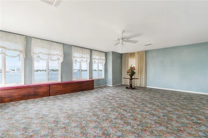 1535 Dolphin Ln, Naples, Florida 34102