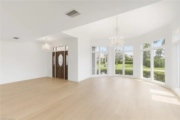 1535 Dolphin Ln, Naples, Florida 34102