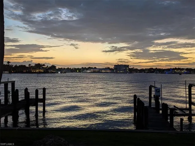 1535 Dolphin Ln, Naples, Florida 34102