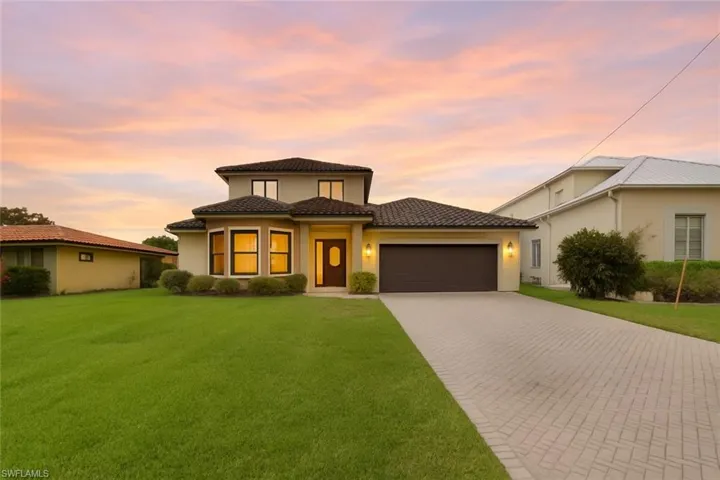 1535 Dolphin Ln, Naples, Florida 34102