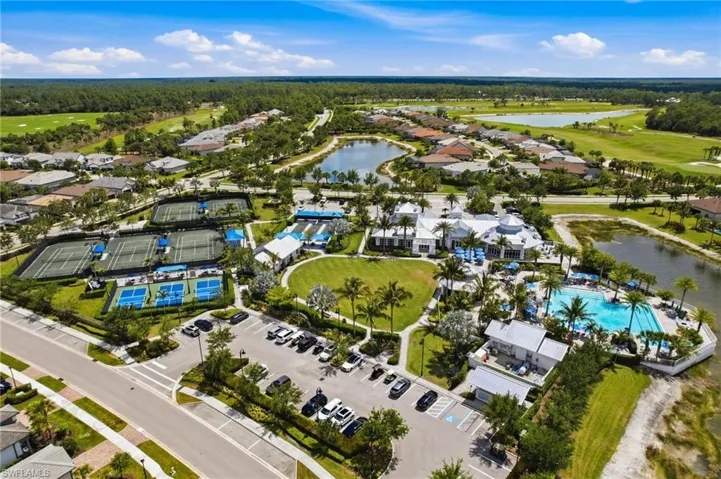 FANTASTIC AMENITY CENTER with RESTAURANT & BAR