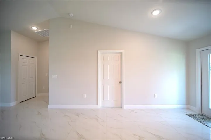 Large Dining Area!