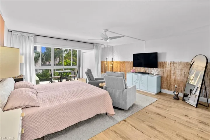 377 Vanderbilt Beach Rd 102, Naples, Florida 34108
