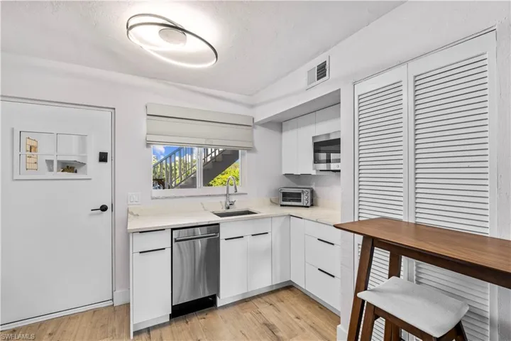 377 Vanderbilt Beach Rd 102, Naples, Florida 34108