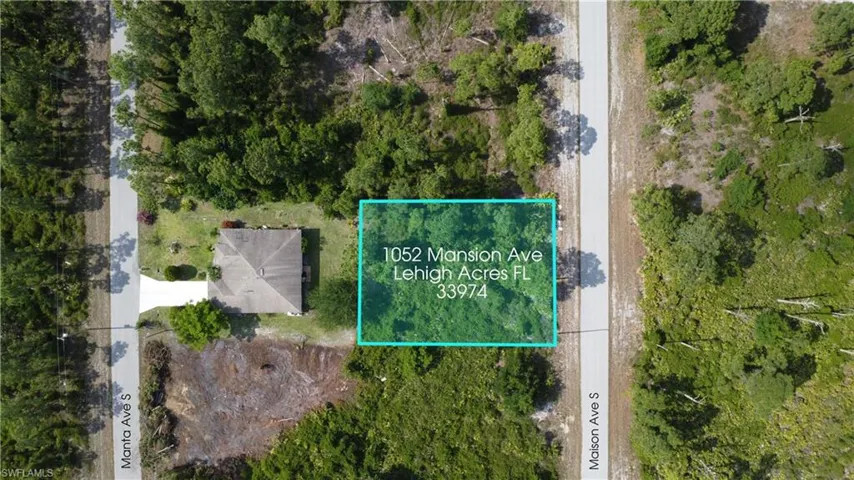 1052  Mansion S AVE, Lehigh Acres, FL 33974