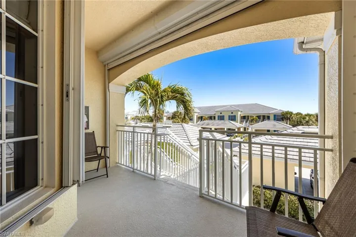 Balcony featuring a residential view