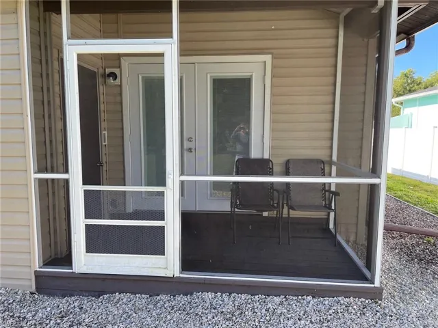 5462-Rear Screened Porch.
