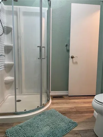 5462-Master Bathroom-Upstairs.