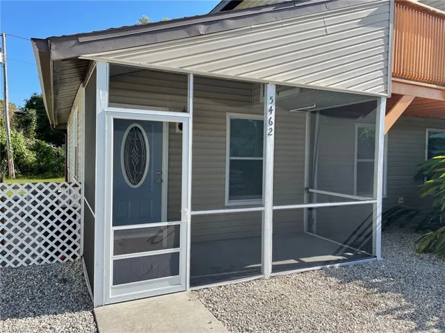 5462- Front Screened Porch.