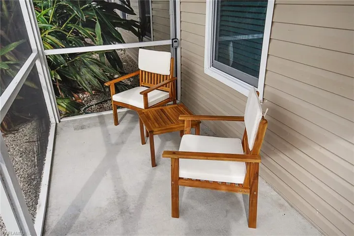 5460-Front Screened Patio Porch.