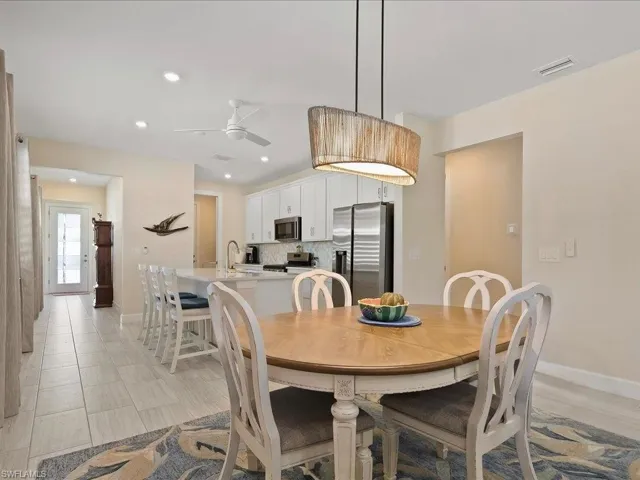 Dining Area & Kitchen