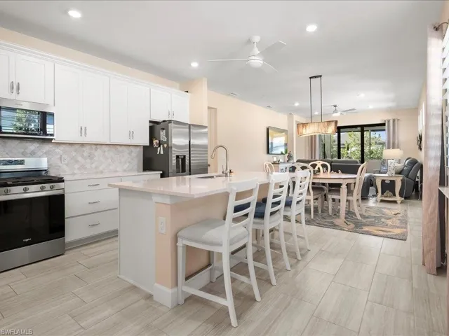 Beautiful Upgraded Kitchen