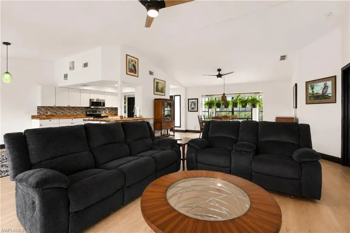 28 Ne 19th Ct, Cape Coral, Florida 33909